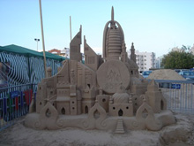 dubai-skyline-sand-castle